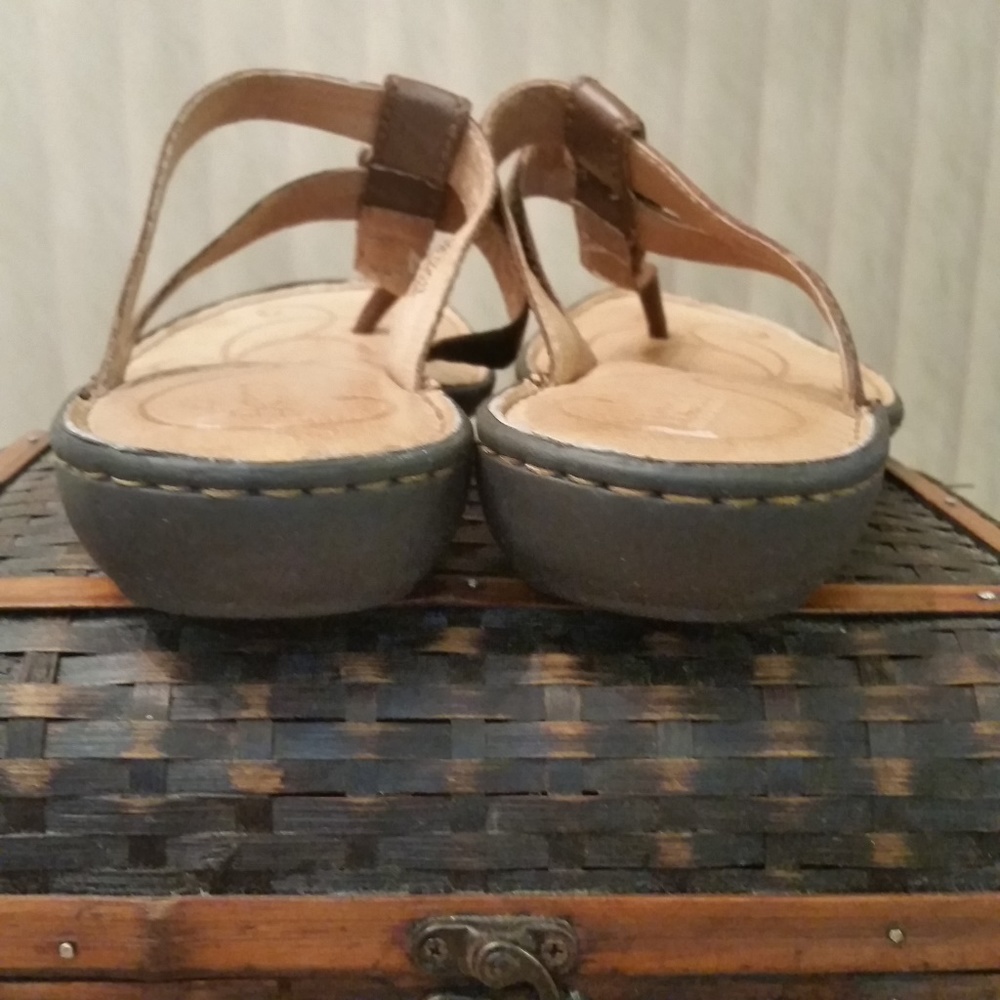Born Buckle Thong Sandals Brown Size 8/39 - Picture 4 of 6